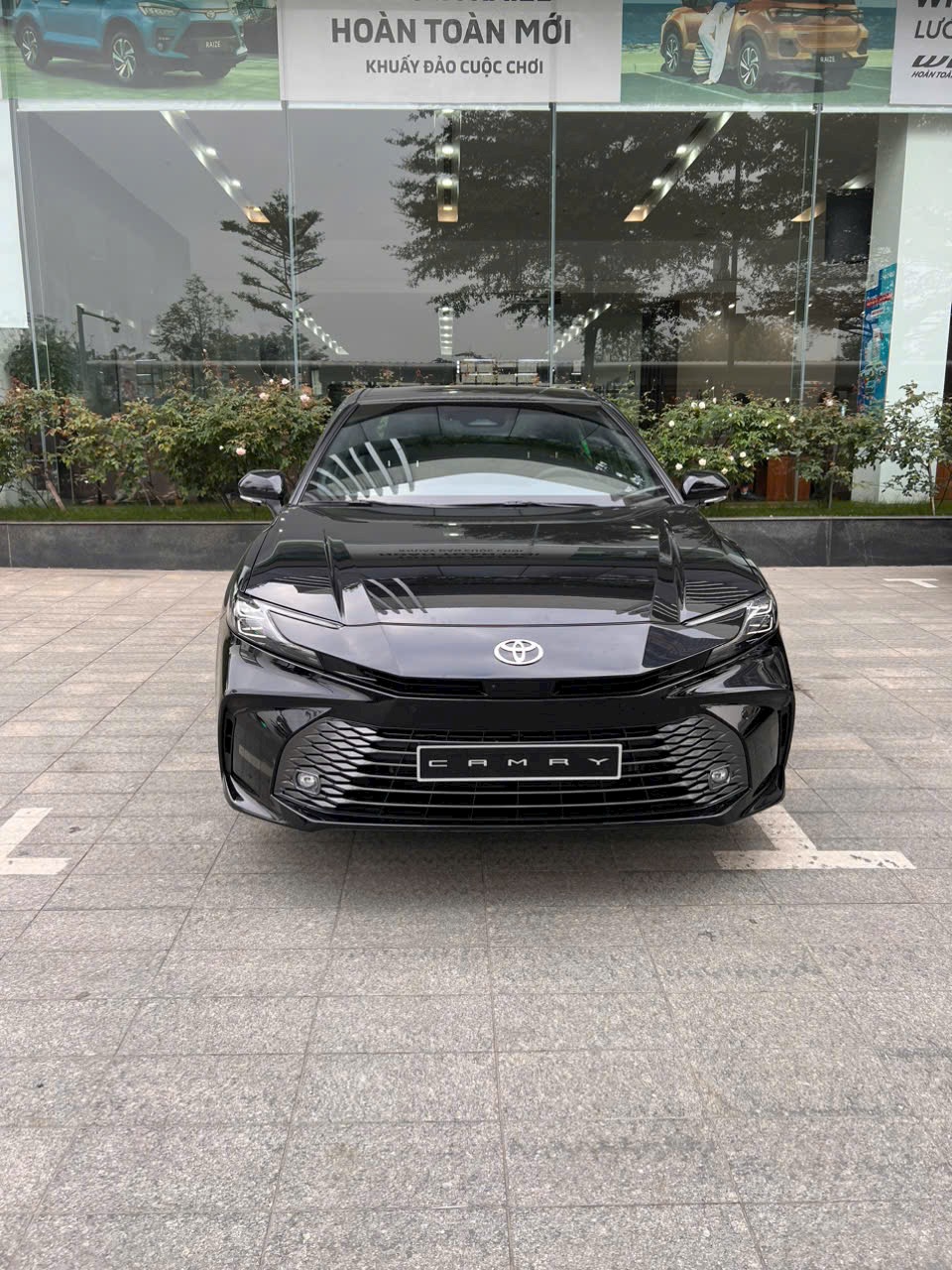 Hình ảnh xe TOYOTA CAMRY 2.0Q 2025