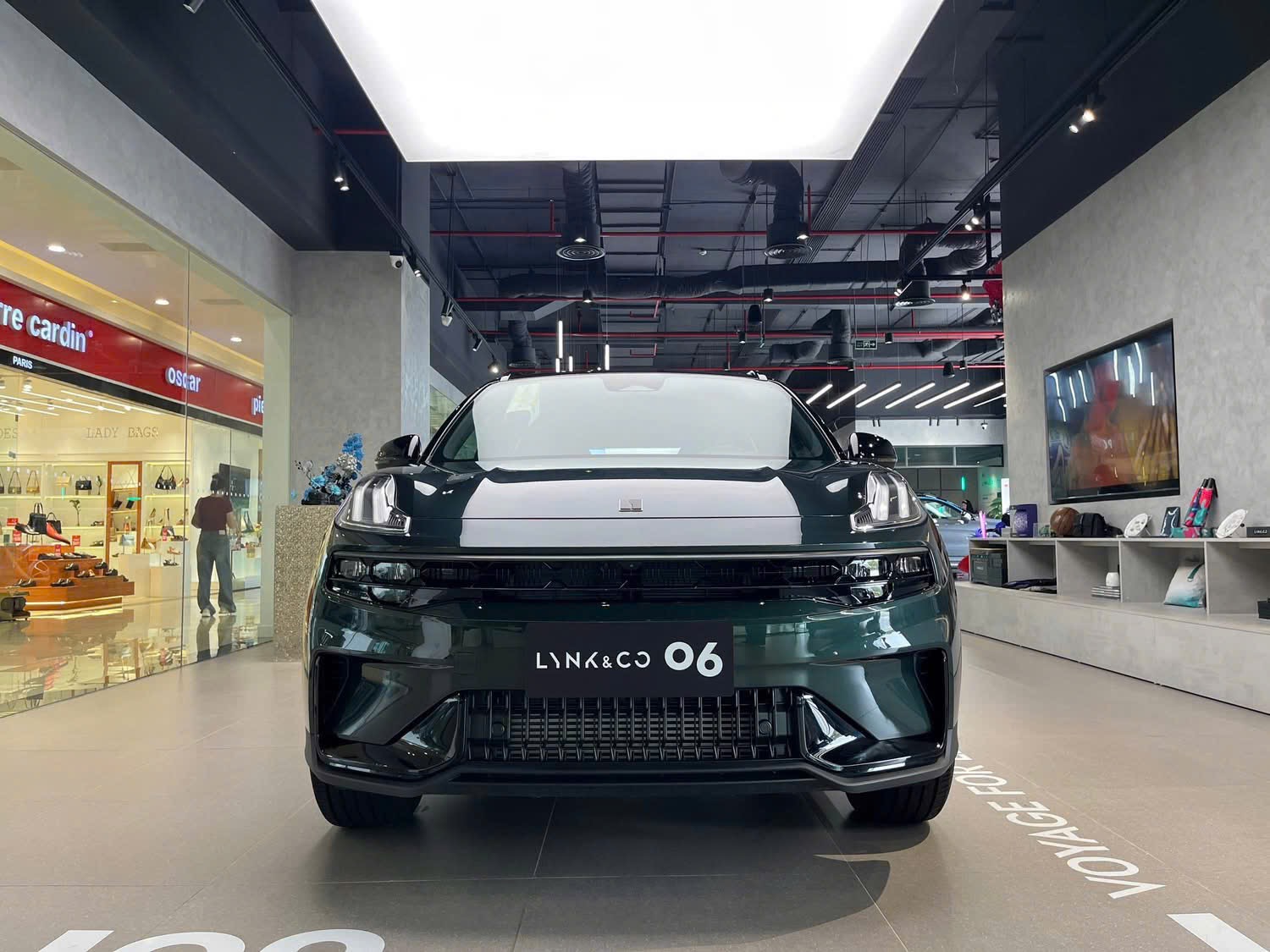 Hình ảnh xe Lynk & Co 06 Green Sonic