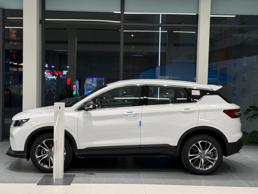 Hình ảnh xe GEELY COOLRAY PREMIUM 2025 - MÀU TRẮNG NĂNG LƯỢNG