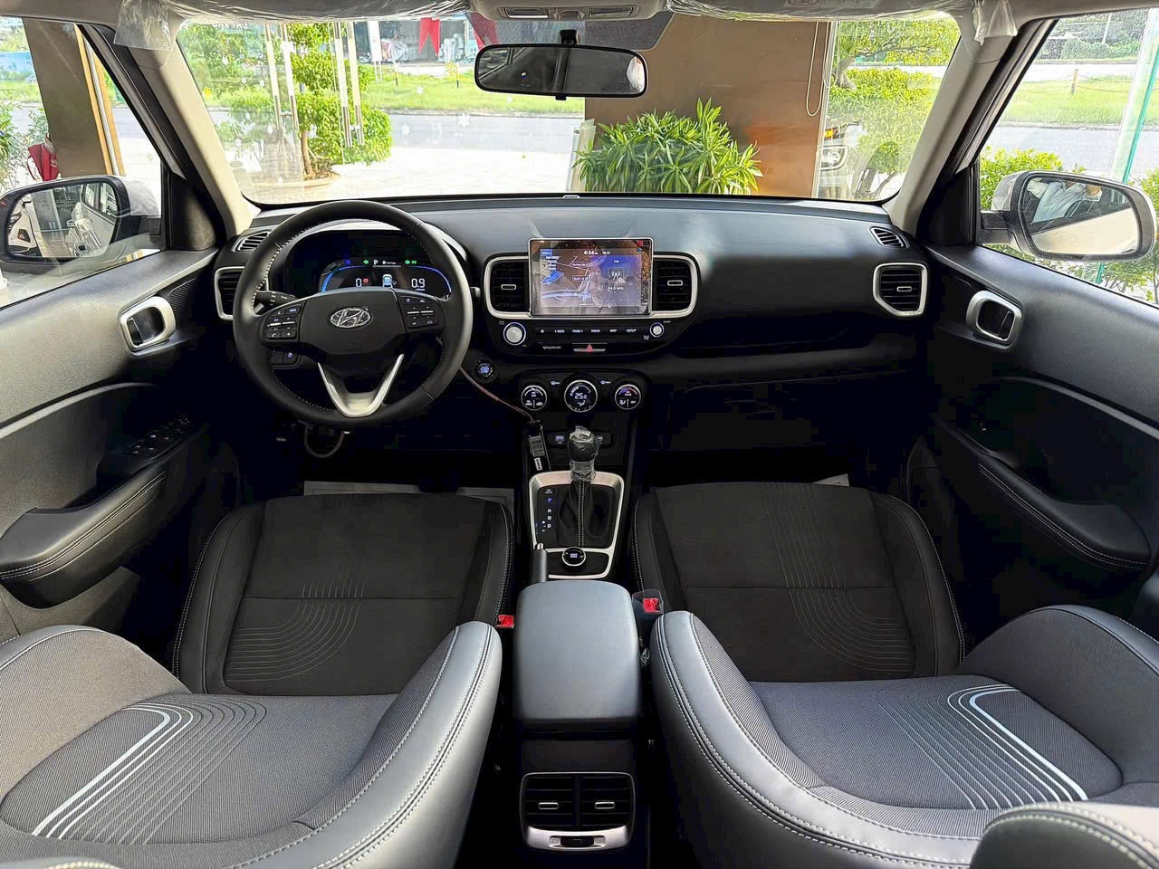 Hình ảnh xe HYUNDAI VENUE ĐẶC BIỆT- Trắng- 2025