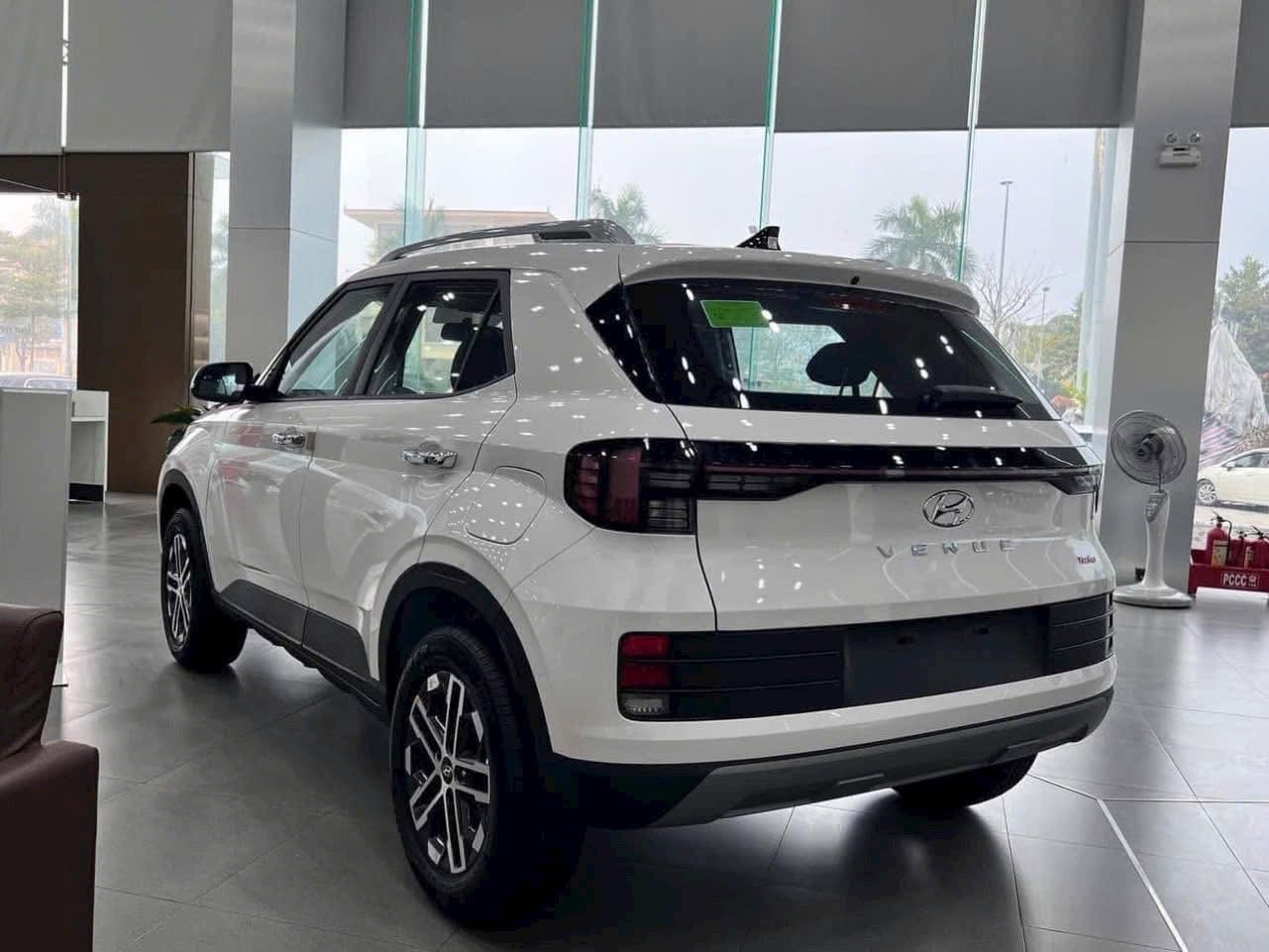 Hình ảnh xe HYUNDAI VENUE ĐẶC BIỆT- Trắng- 2025