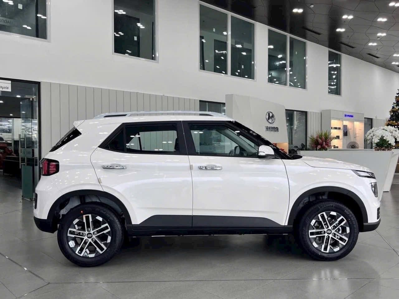 Hình ảnh xe HYUNDAI VENUE ĐẶC BIỆT- Trắng- 2025