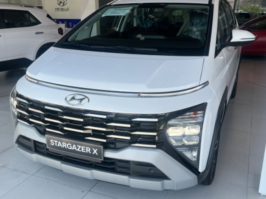Hình ảnh xe HYUNDAI STARGAZER CAO CẤP 2025 - trắng