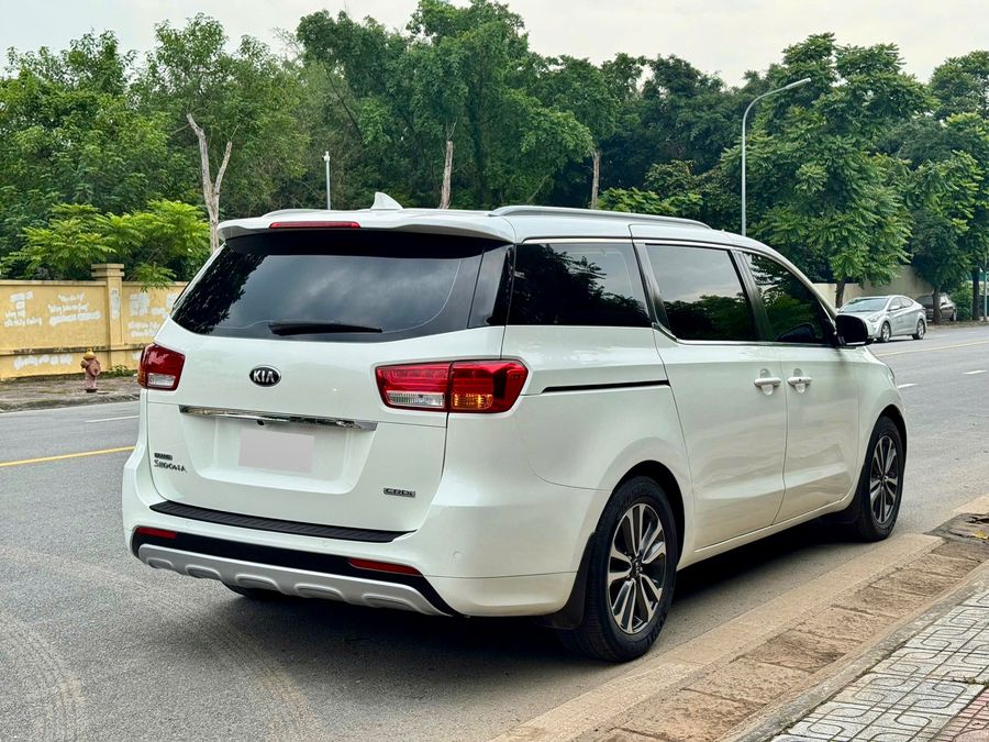 Hình ảnh xe Kia sedona 2.2D ATH Sx 2017 Bản Full