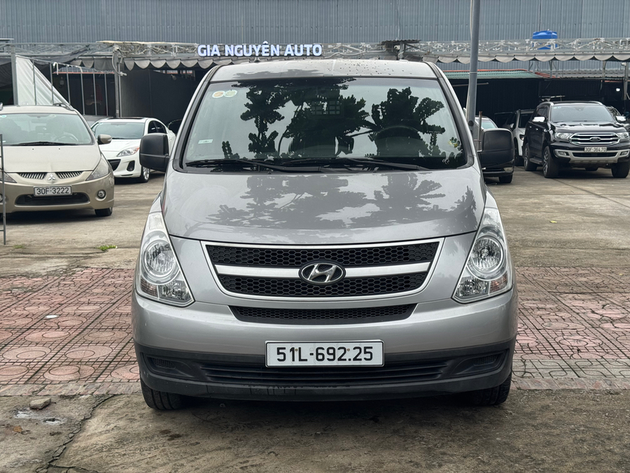 Hình ảnh xe HYUNDAI STARGAZER 2.5MT 2011 - 130.000KM