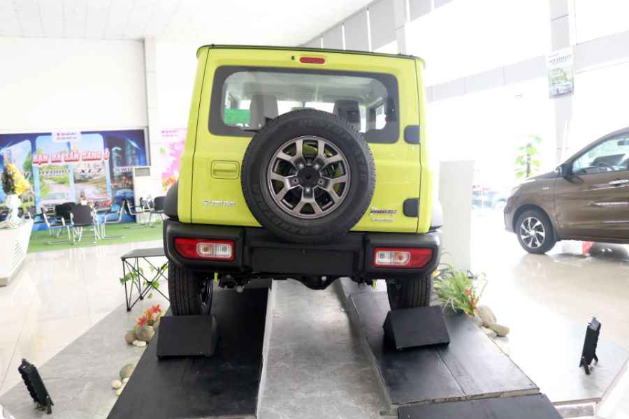 Hình ảnh xe SUZUKI JIMNY 2024 VÀNG NÓC ĐEN - CHUYÊN OFFROAD - 2 CẦU