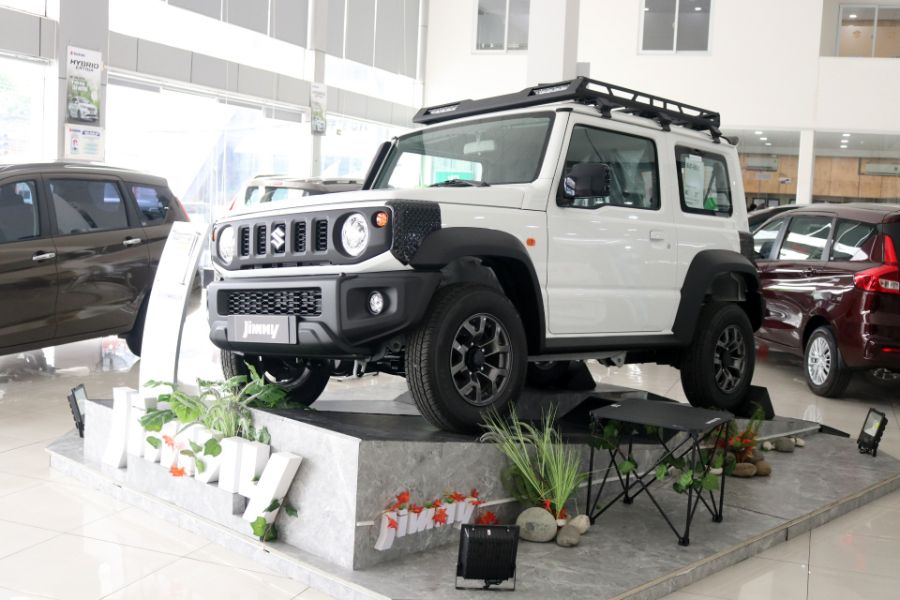 Hình ảnh xe SUZUKI JIMNY 2024 TRẮNG, TẶNG PHỤ KIỆN, 2 CẦU, 4 CHỖ CHUYÊN OFFROAD