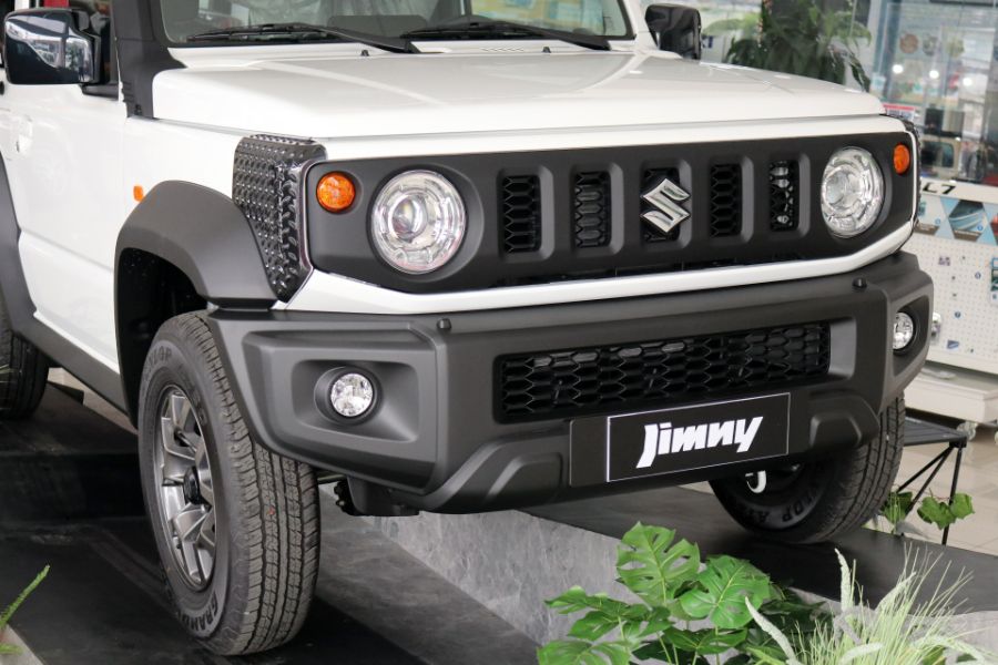 Hình ảnh xe SUZUKI JIMNY 2024 TRẮNG, TẶNG PHỤ KIỆN, 2 CẦU, 4 CHỖ CHUYÊN OFFROAD