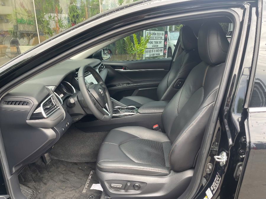 Hình ảnh xe TOYOTA CAMRY 2019 - 52.300KM