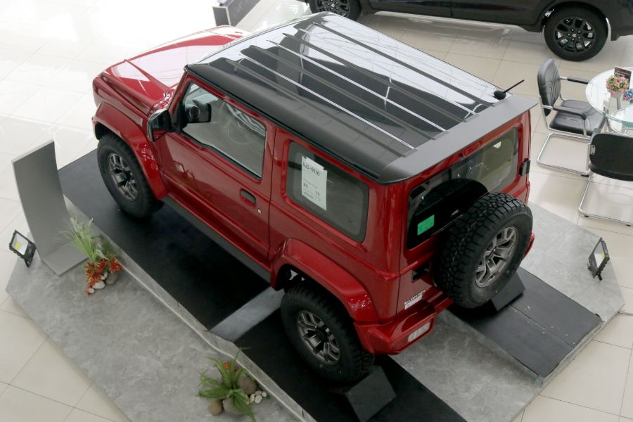 Hình ảnh xe SUZUKI JIMNY 2024 MÀU ĐỎ LIMITED, 2 CẦU, 4 CHỖ, OFFROAD