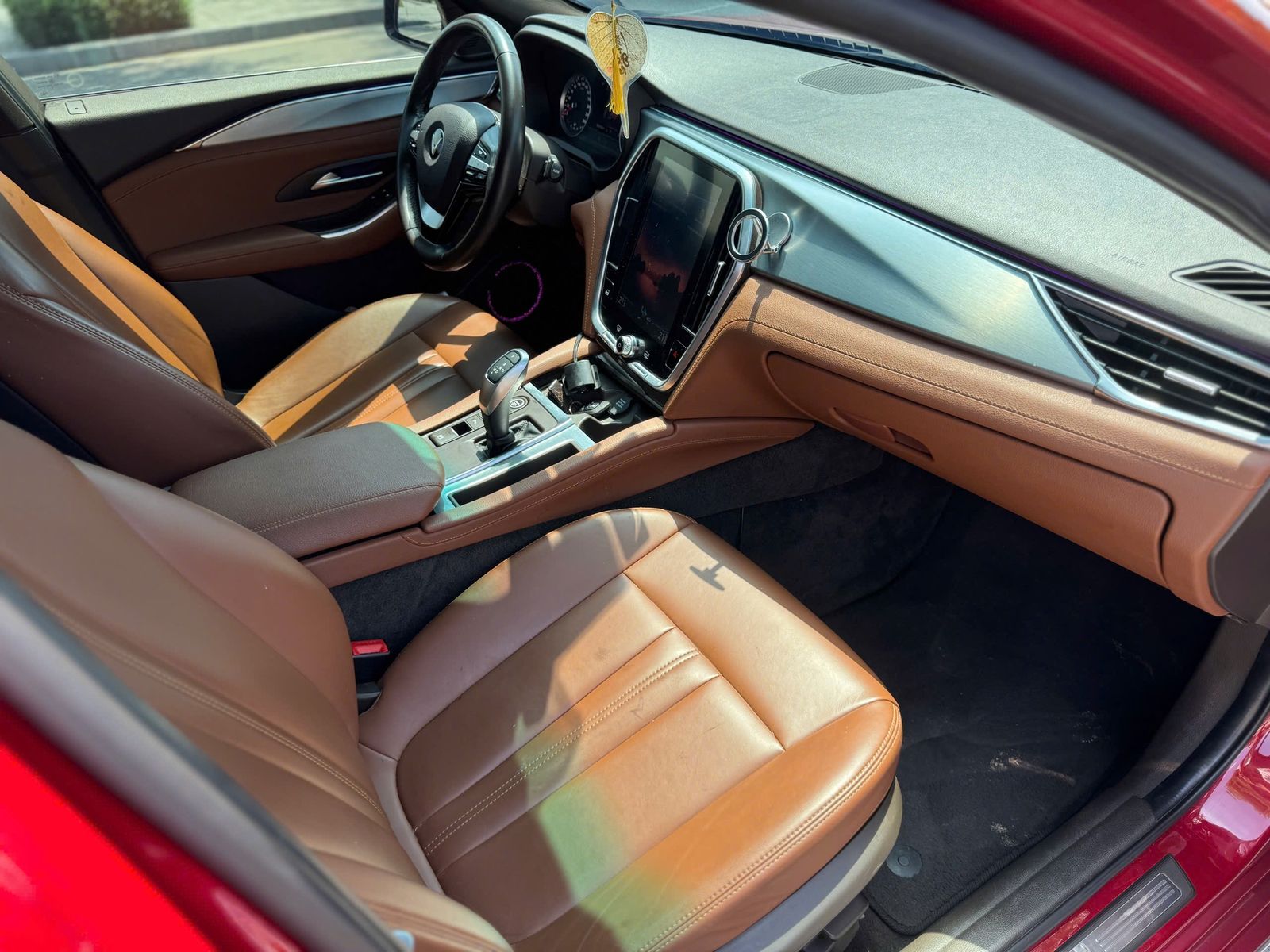 Hình ảnh xe Lux A Premium 2019 lên nhiều đồ chơi