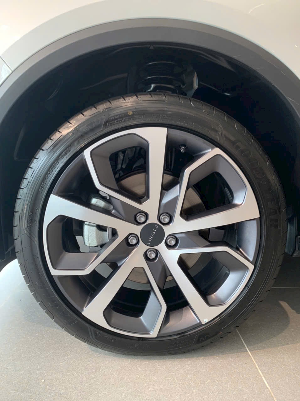 Hình ảnh xe LYNK & CO 01 2.0 TURBO 2025