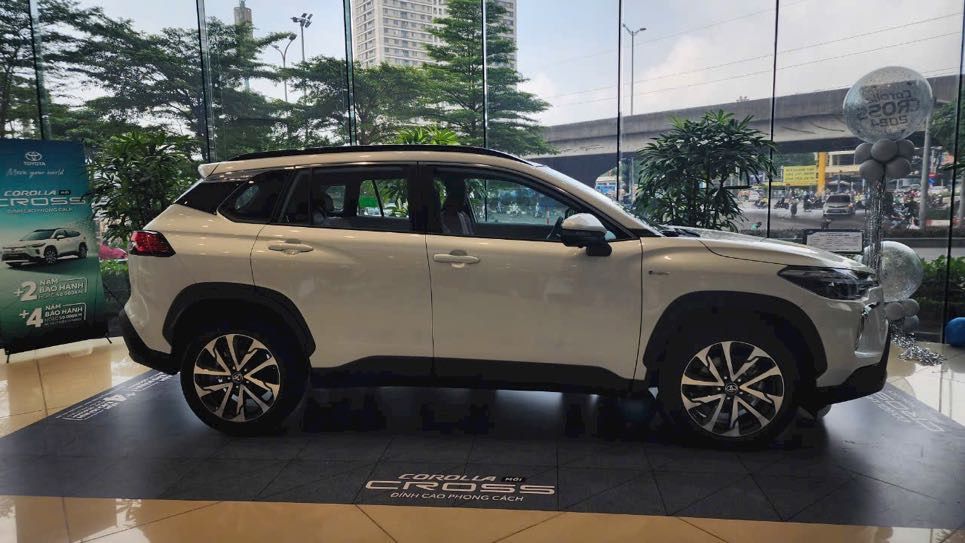Hình ảnh xe TOYOTA COROLLA CROSS 1.8HEV 2025