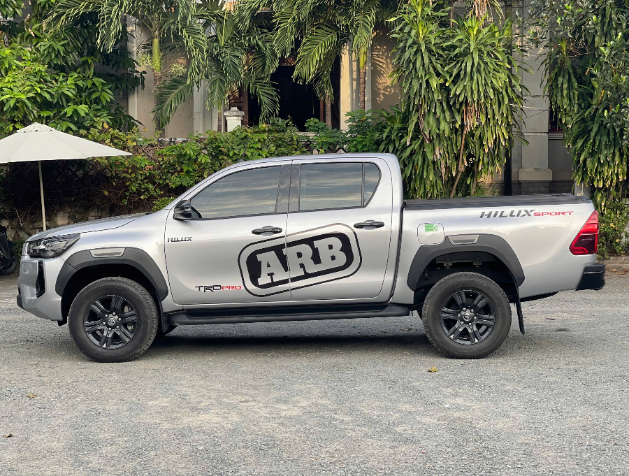 Hình ảnh xe TOYOTA HILUX 2024 - 25.700KM