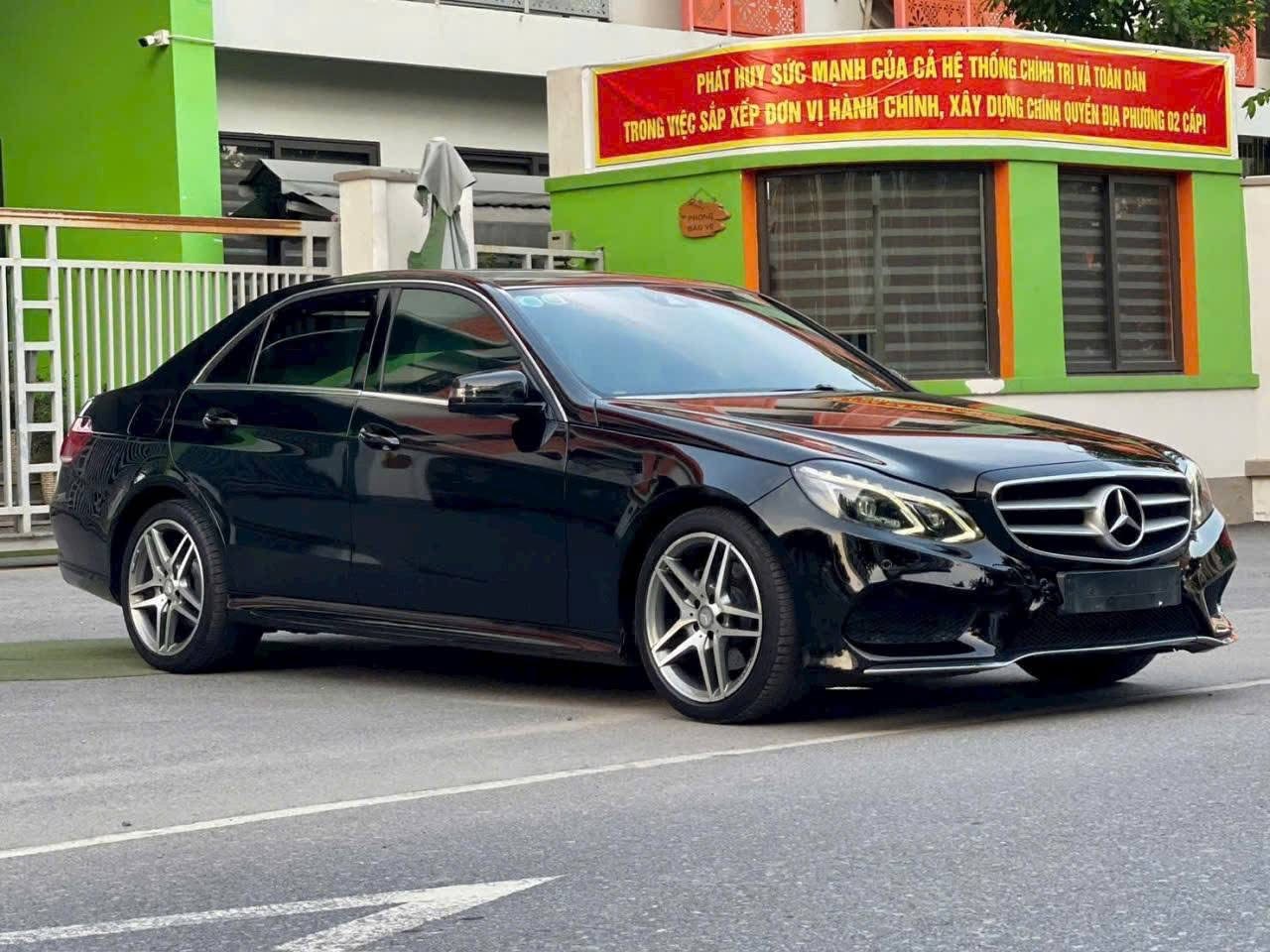 Hình ảnh xe Mercedes-Benz E250 AMG 2015 – Sedan hạng sang dành cho doanh nhân