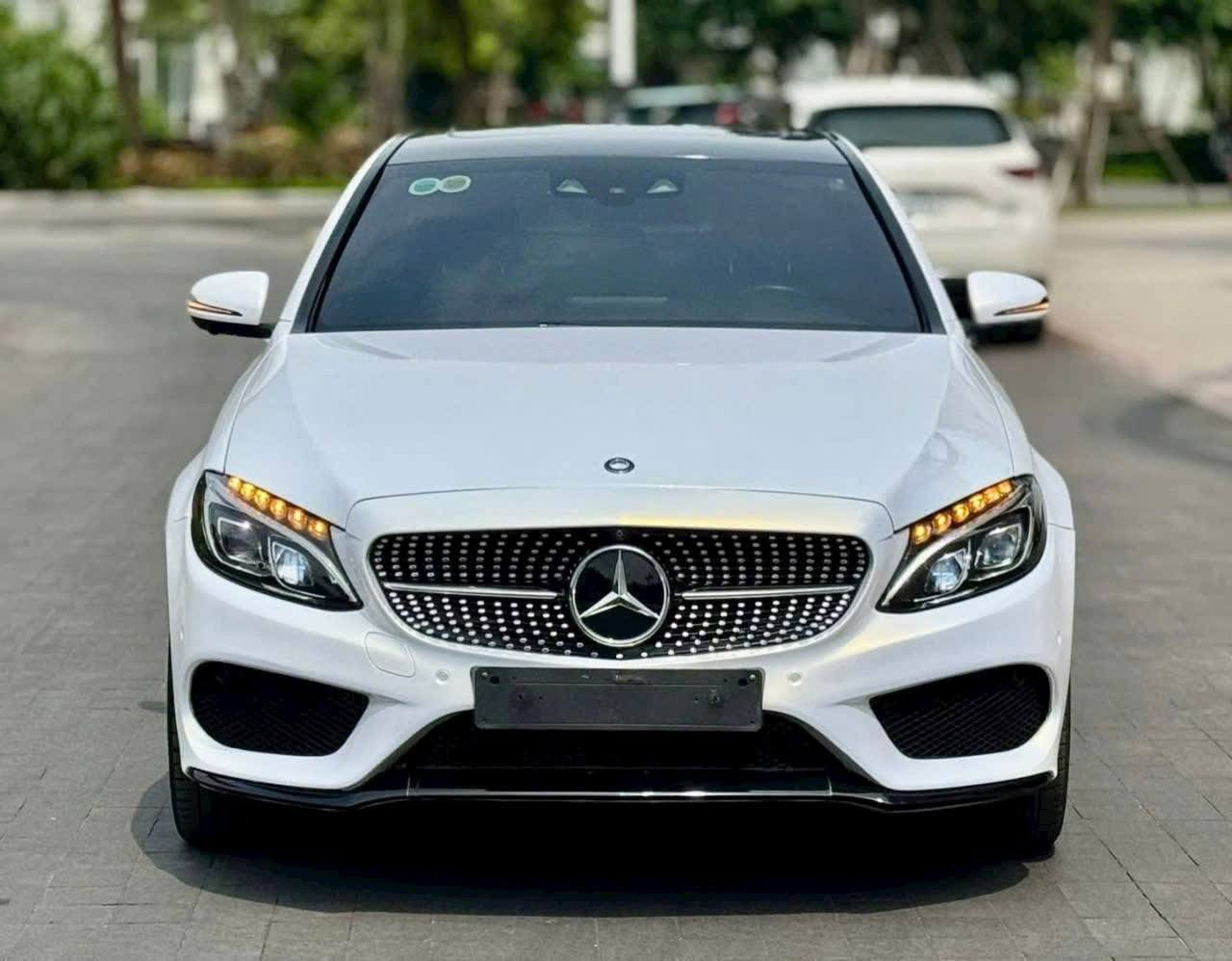 Hình ảnh xe Mercedes-Benz C300 AMG – SX 2016, Sedan thể thao hạng sang