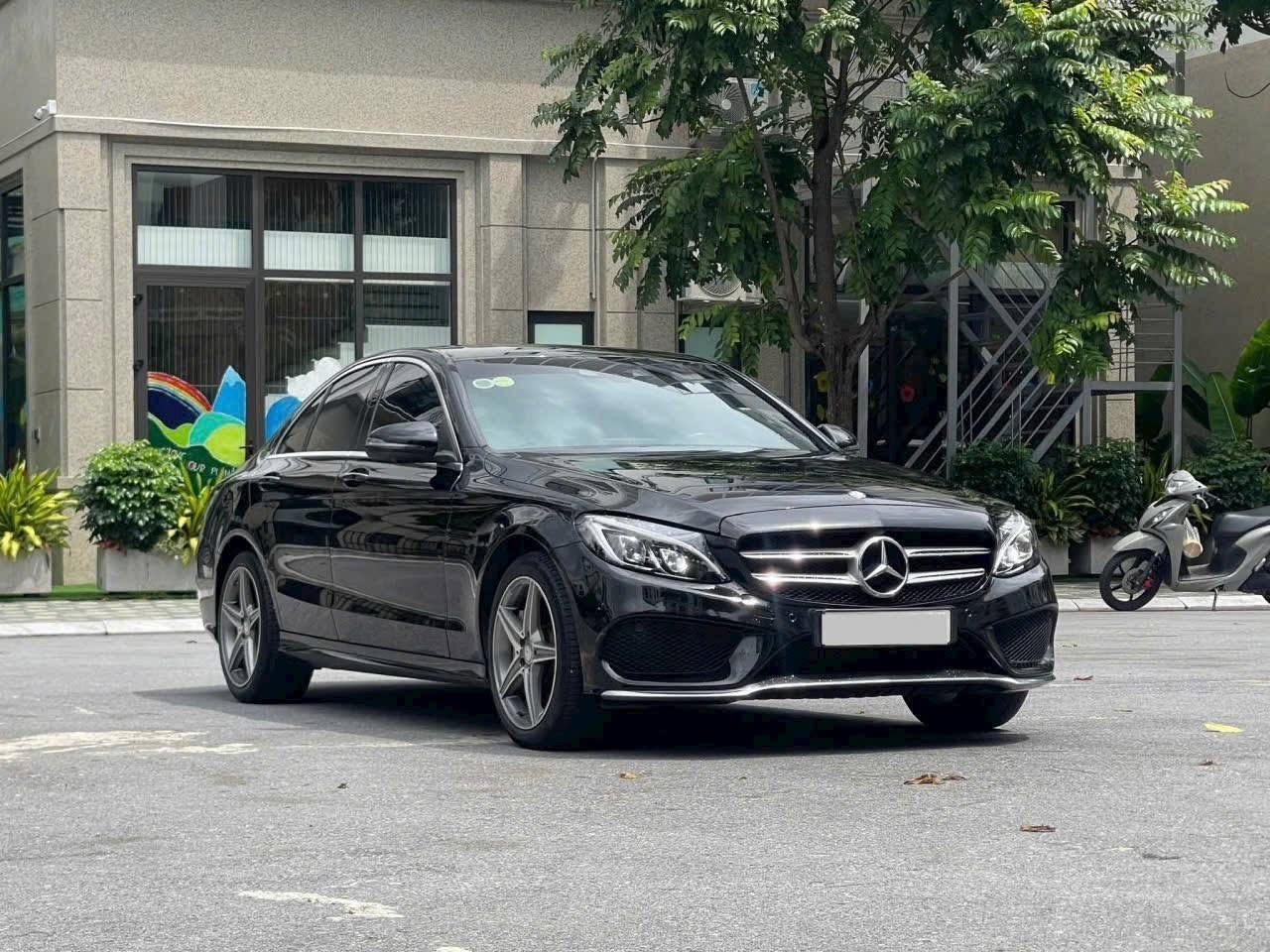 Hình ảnh xe Mercedes-Benz C300 AMG – SX 2016, ĐK 2017
