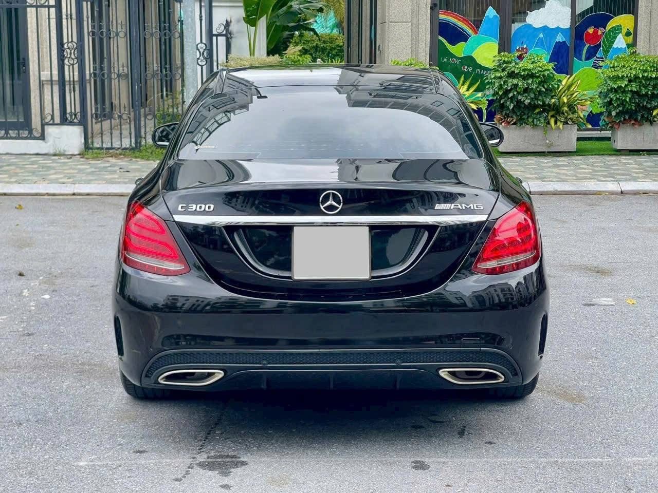 Hình ảnh xe Mercedes-Benz C300 AMG – SX 2016, ĐK 2017