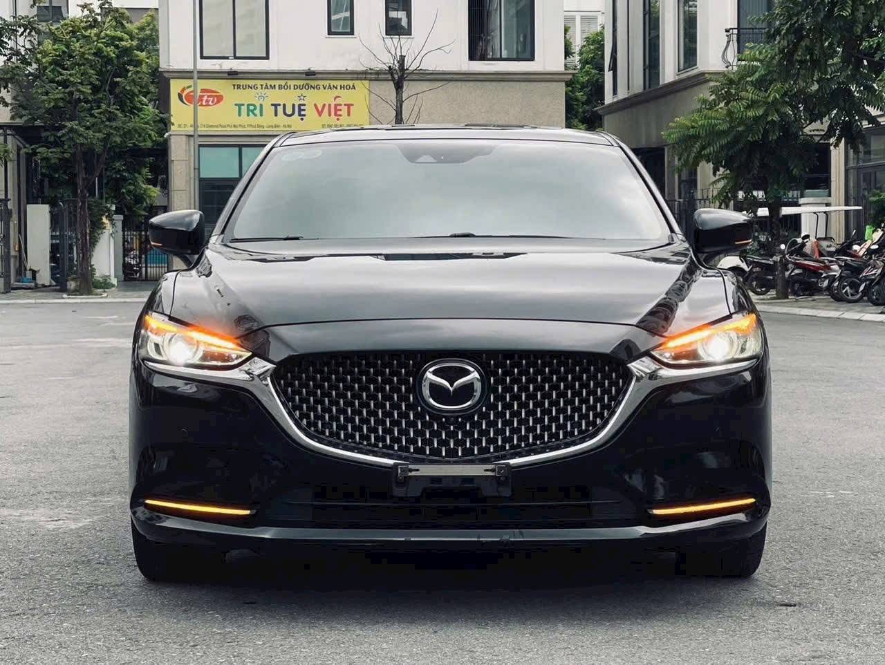 Hình ảnh xe Mazda 6 2.5 Signature Premium 2022 – Sedan hạng D đẳng cấp, chuẩn doanh nhân