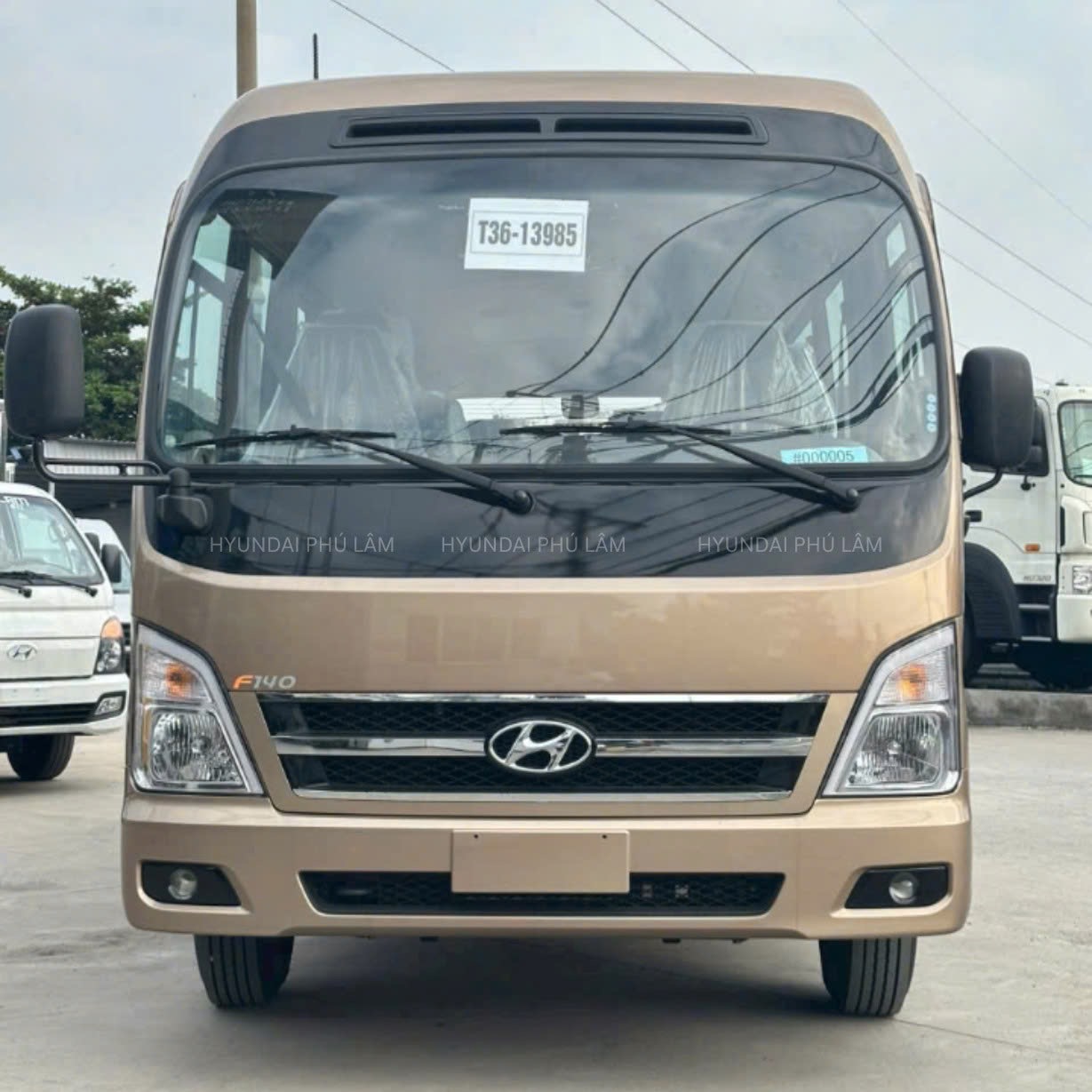 Hình ảnh xe Hyundai County SL Cửa Xoay