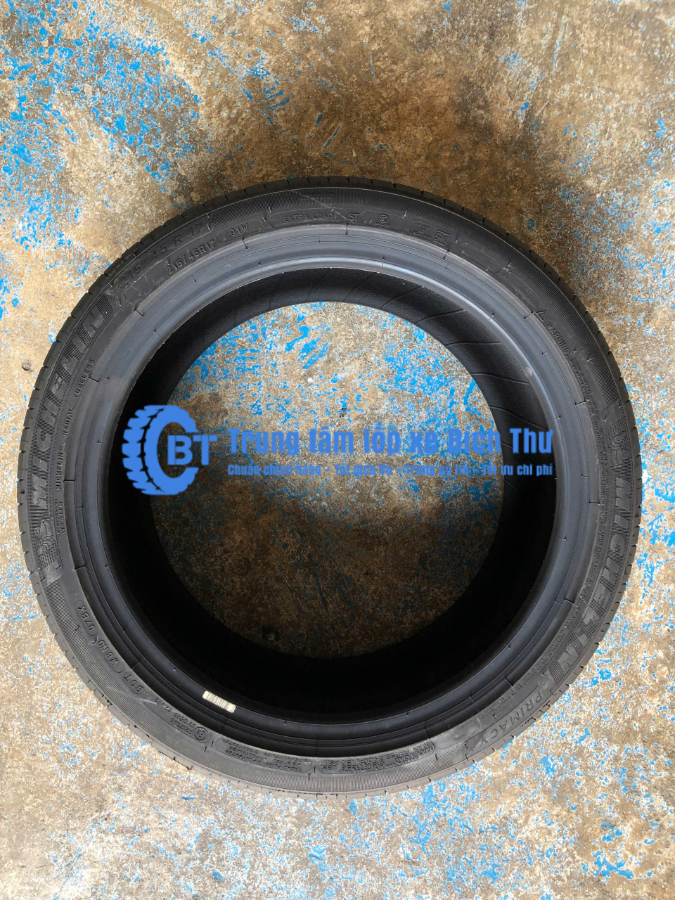 Hình ảnh xe Lốp Michelin 215/45R17 Primacy 4ST ( Lốp dành cho xe Kia Cerato, K3; Huyndai I30, Toyota Corolla Alt