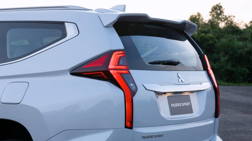 Hình ảnh xe MITSUBISHI PAJERO  D 4X2 AT Diesel 2.4L MIVEC 2024