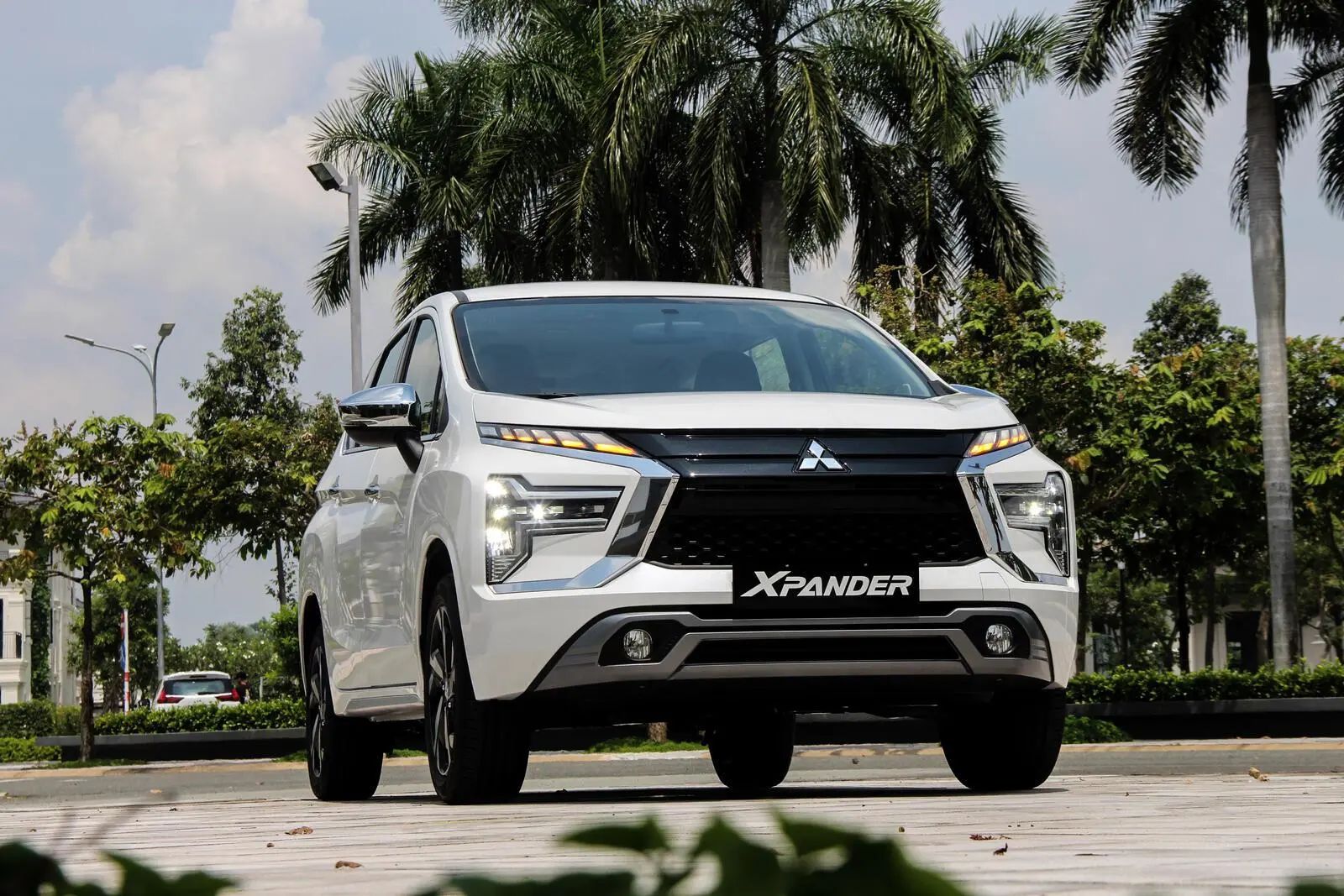 Hình ảnh xe XPANDER PREMIUM TRẮNG 2025