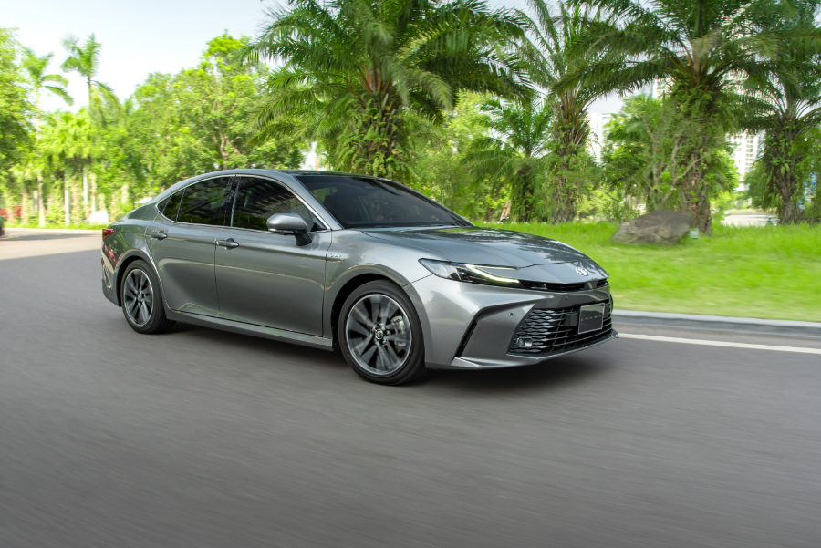 Hình ảnh xe TOYOTA CAMRY HEV TOP CE 2025