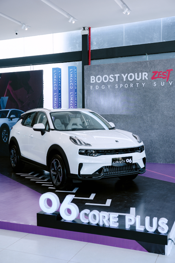 Hình ảnh xe LYNK & CO 06 CORE PLUS - 1.5 TURBO - Trắng - 2025