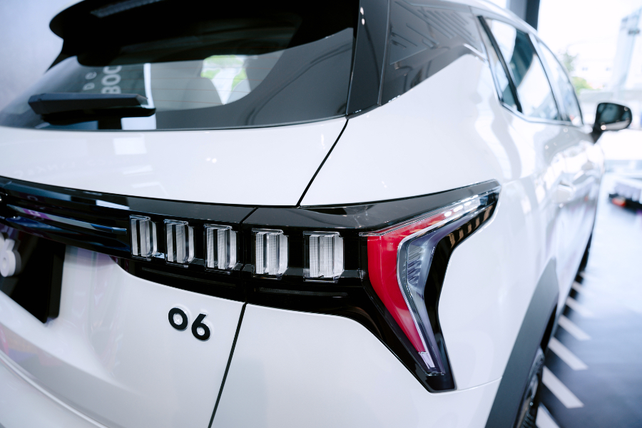 Hình ảnh xe LYNK & CO 06 CORE PLUS - 1.5 TURBO - Trắng - 2025