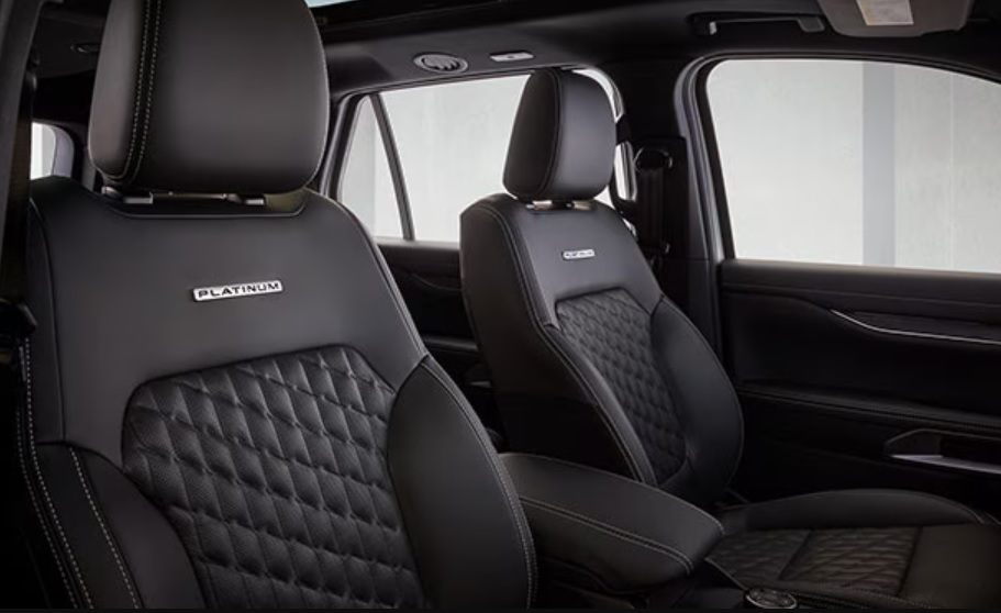 Hình ảnh xe FORD EVEREST PLATINUM 2025