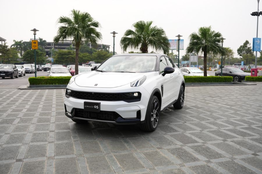 Hình ảnh xe LYNK & CO 05 HYPERHALO TRẮNG 2024