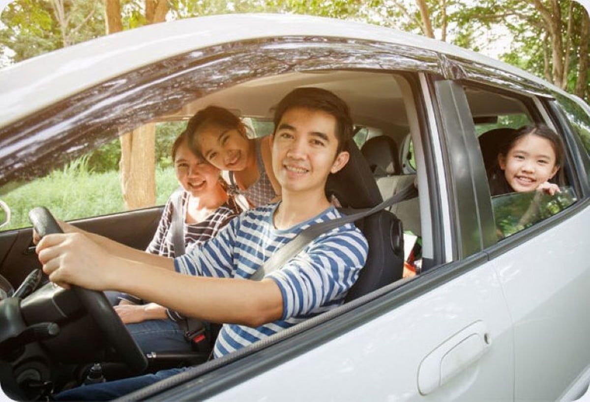 Khi thuê xe, khách hàng chỉ cần cung cấp CCCD, bằng lái xe hợp lệ và sổ hộ khẩu