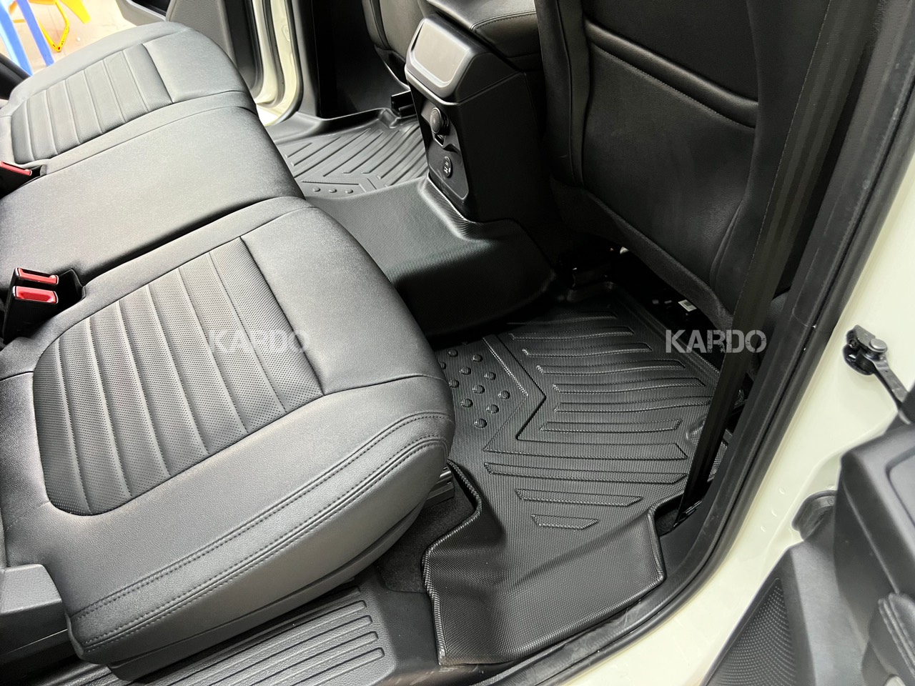 Hình ảnh xe Thảm lót sàn KARDO cho xe Ford Everest 2023+