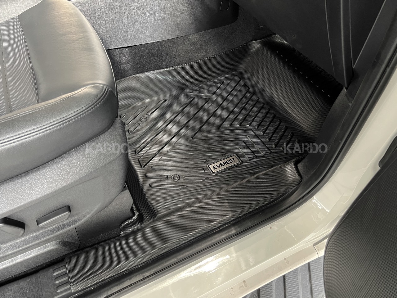 Hình ảnh xe Thảm lót sàn KARDO cho xe Ford Everest 2023+