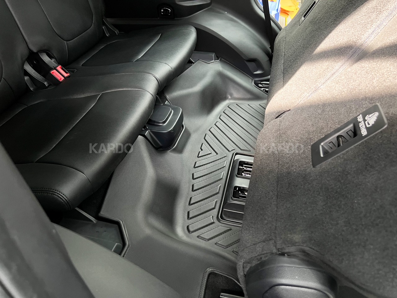 Hình ảnh xe Thảm lót sàn KARDO cho xe Ford Everest 2023+