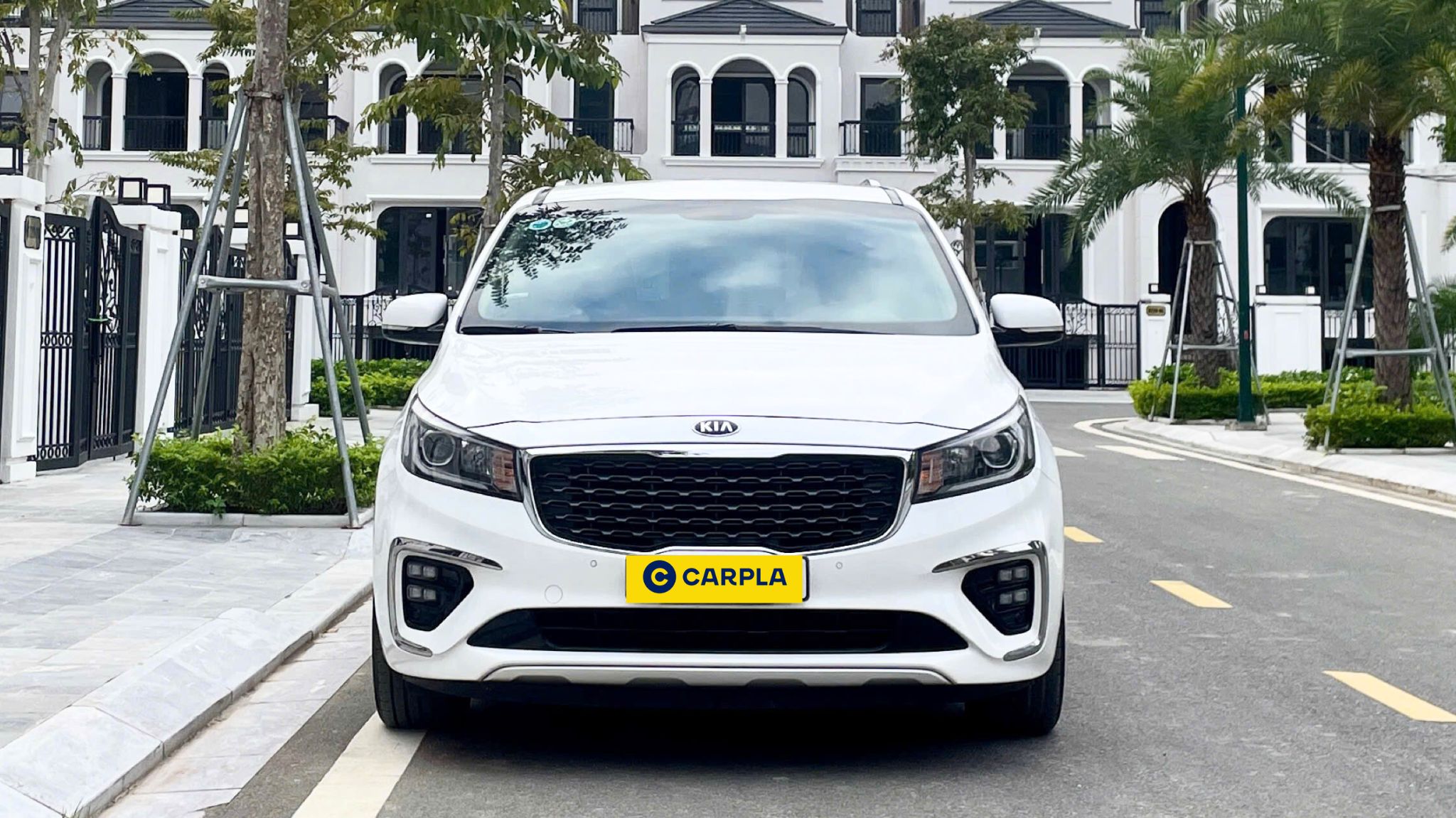 Hình ảnh xe KIA SEDONA 2.2D DELUXE TRẮNG 2020 - 250,000KM
