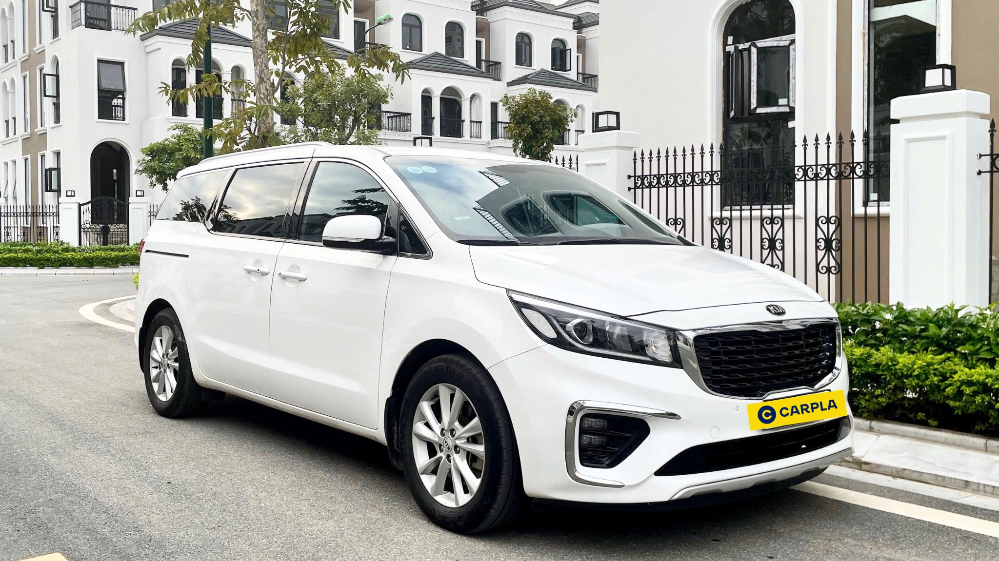 Hình ảnh xe KIA SEDONA 2.2D DELUXE TRẮNG 2020 - 250,000KM
