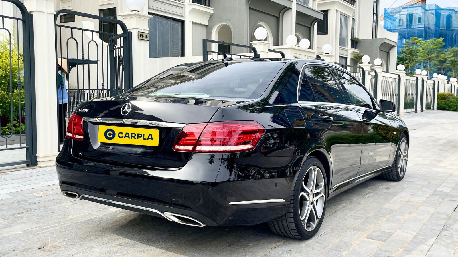 Hình ảnh xe MERCEDES-BENZ E-CLASS 2015 ĐEN - 74000KM