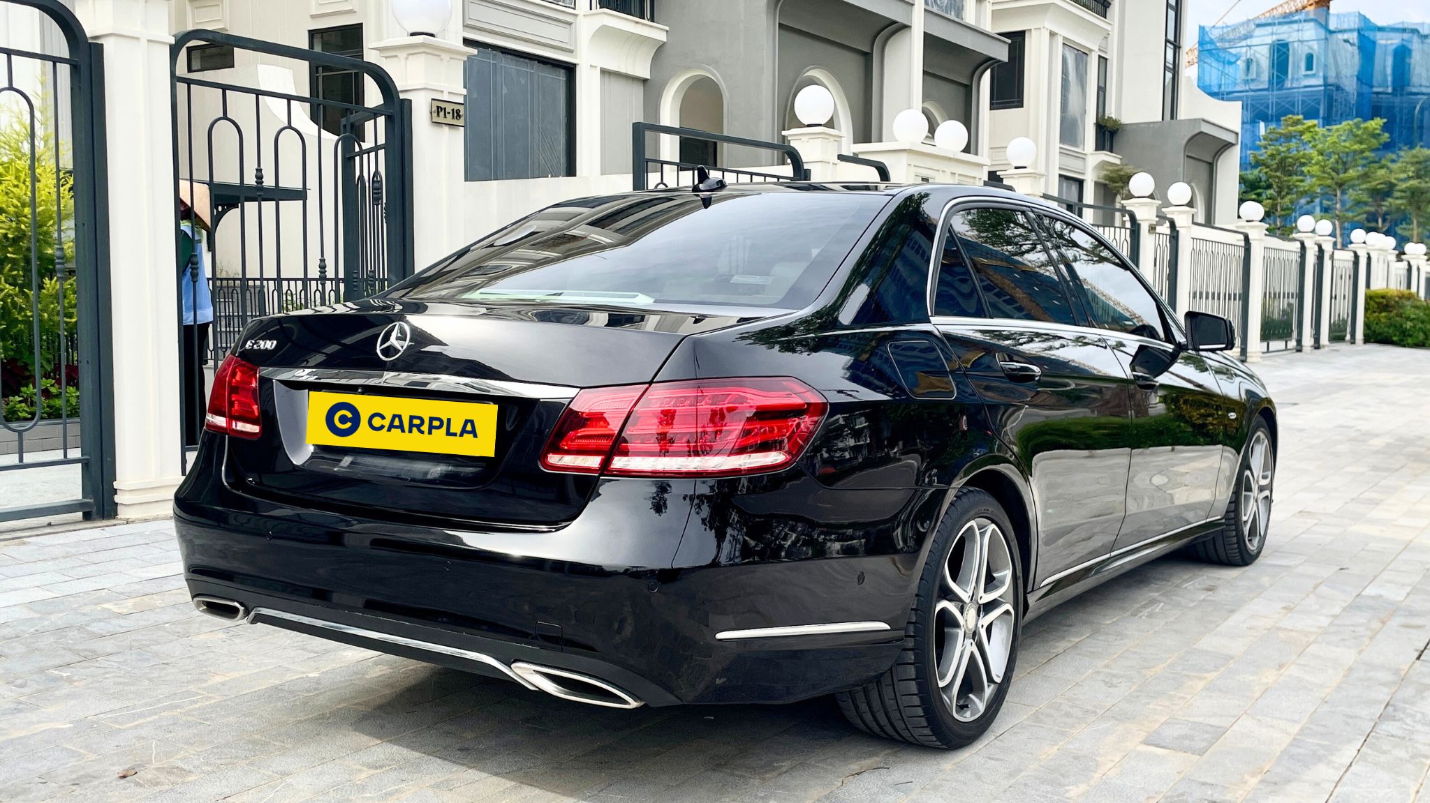 Hình ảnh xe MERCEDES-BENZ E-CLASS 2015 ĐEN - 74000KM