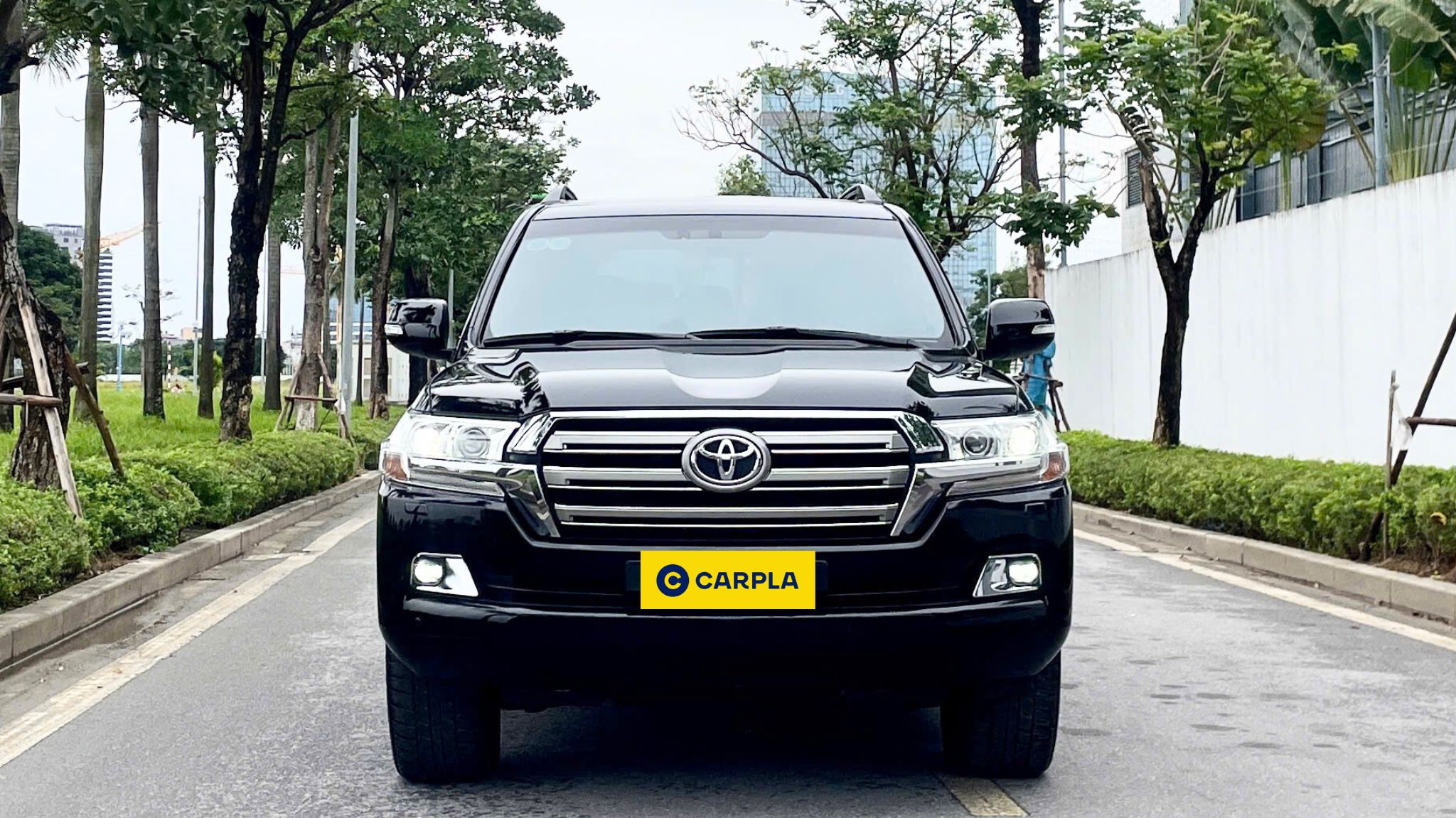 Hình ảnh xe TOYOTA LAND CRUISER V8 2019 ĐEN - 112,000KM