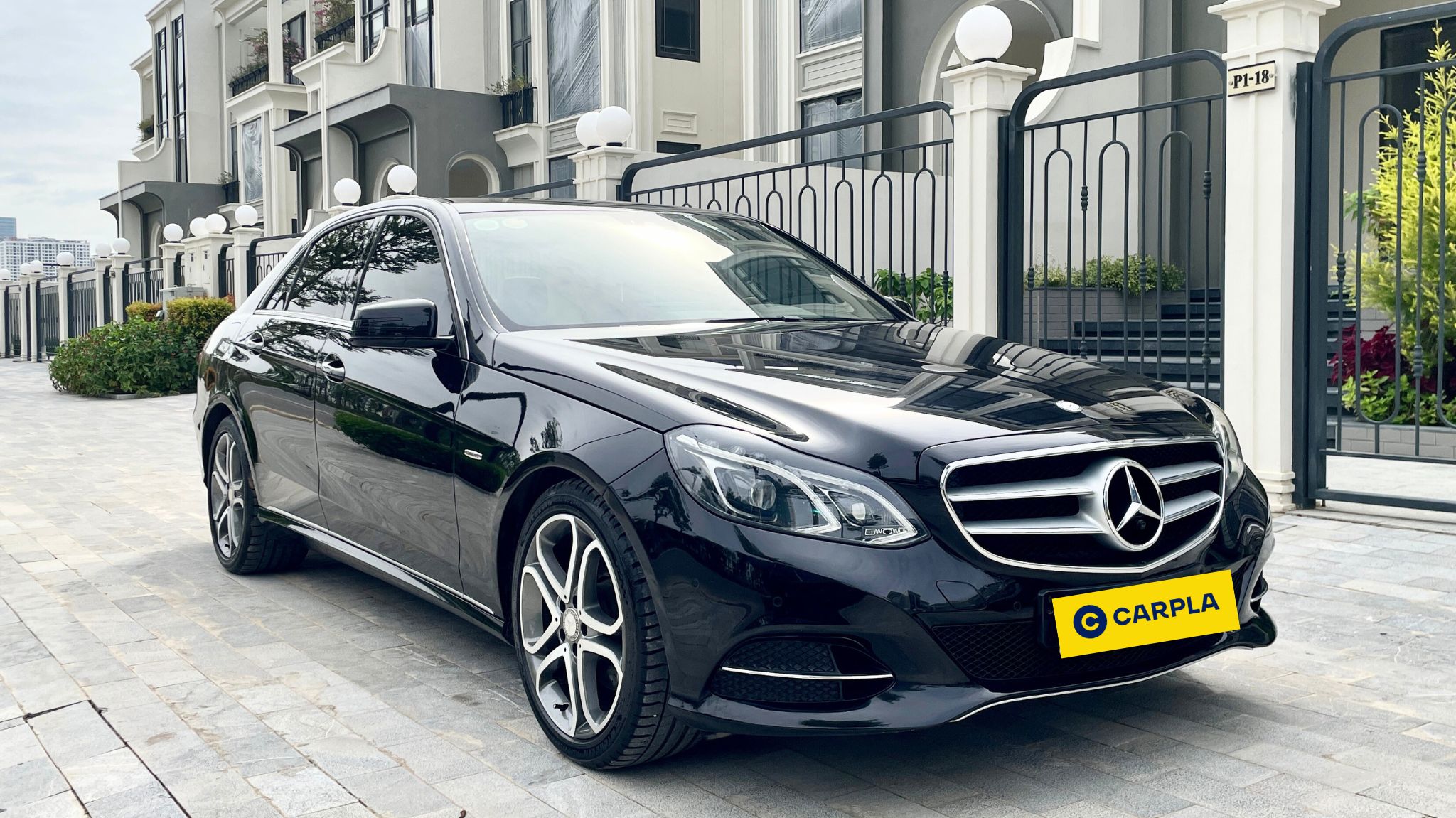 Hình ảnh xe MERCEDES-BENZ E-CLASS 2015 ĐEN - 74000KM