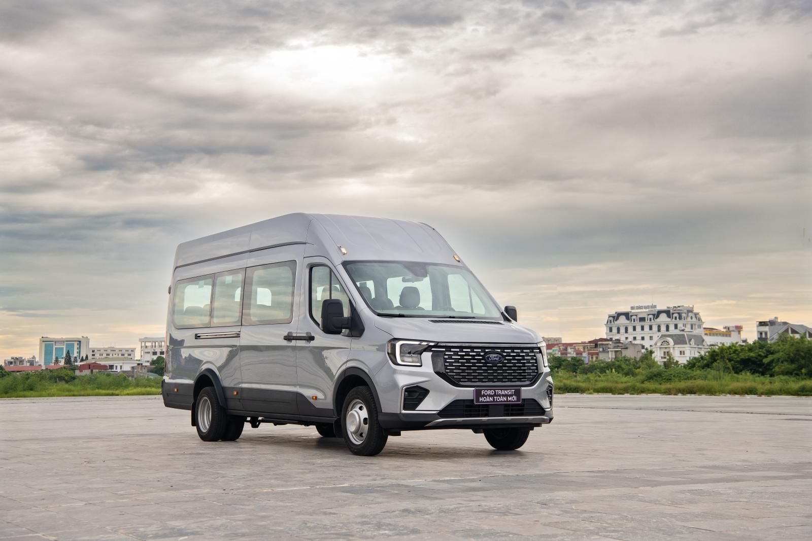 Hình ảnh xe FORD TRANSIT PREMIUM+ 4X2AT