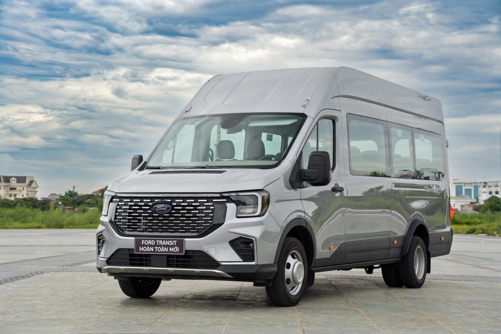 Hình ảnh xe FORD TRANSIT PREMIUM+ 4X2AT