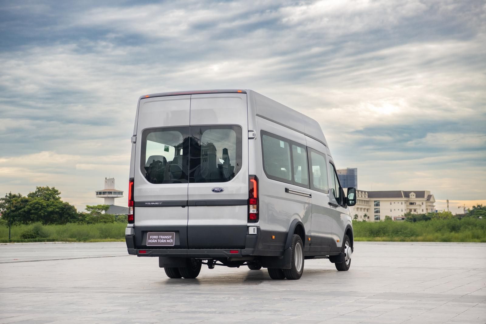 Hình ảnh xe FORD TRANSIT PREMIUM+ 4X2AT