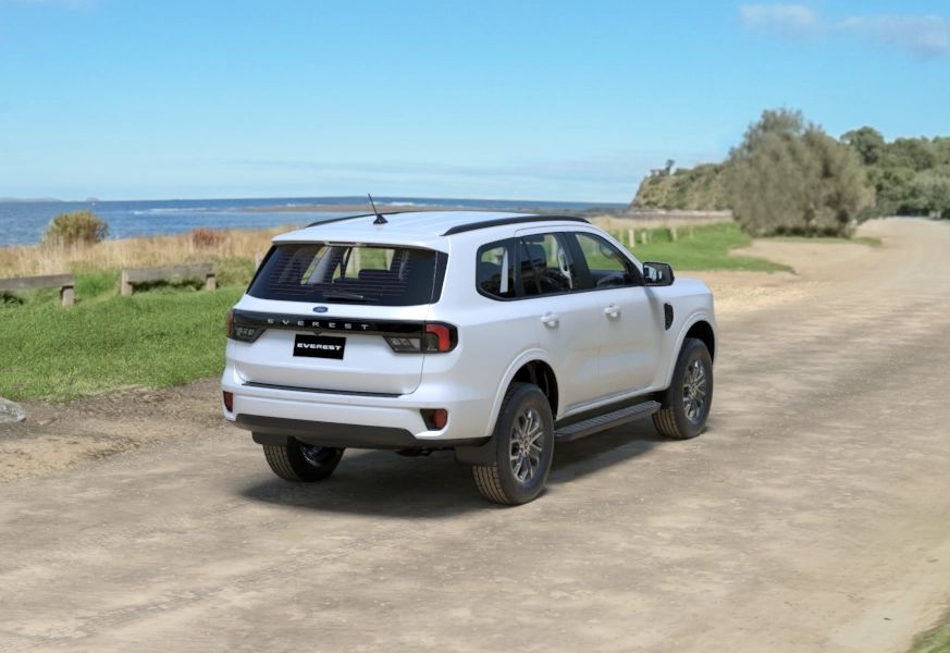 Hình ảnh xe FORD EVEREST AMBIENTE 4X2AT