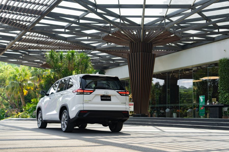 Hình ảnh xe Toyota Innova Cross