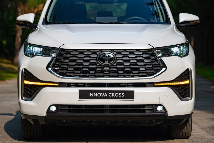Hình ảnh xe Toyota Innova Cross