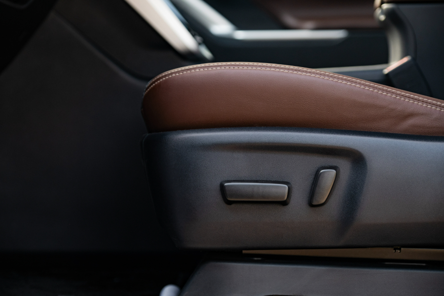 Hình ảnh xe TOYOTA INNOVA CROSS 2.0HEV 2025