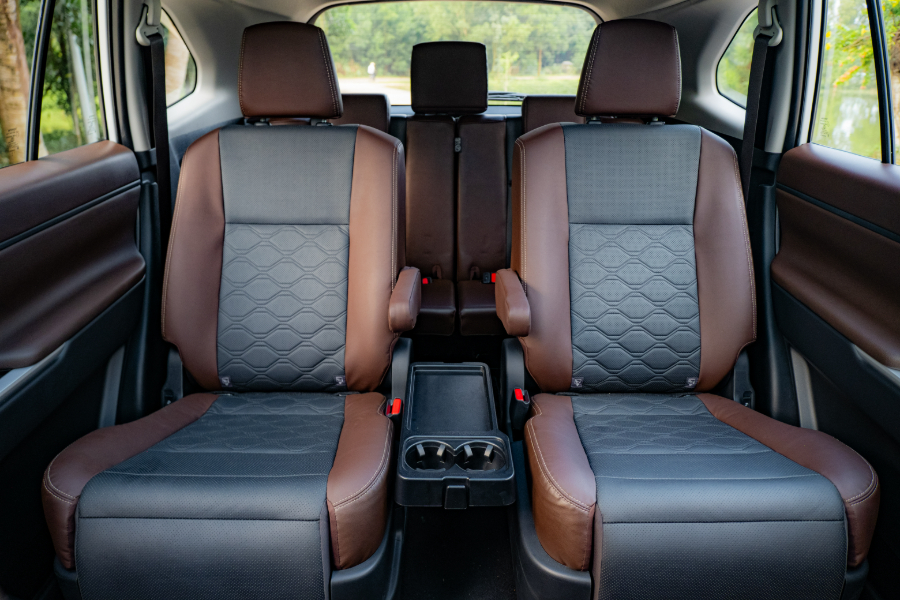 Hình ảnh xe TOYOTA INNOVA CROSS 2.0V 2025